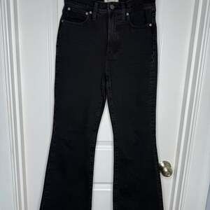 Madewell Jeans Adult Size 27 Black Mid Rise Kick‎ Out Boot Stretch Womens